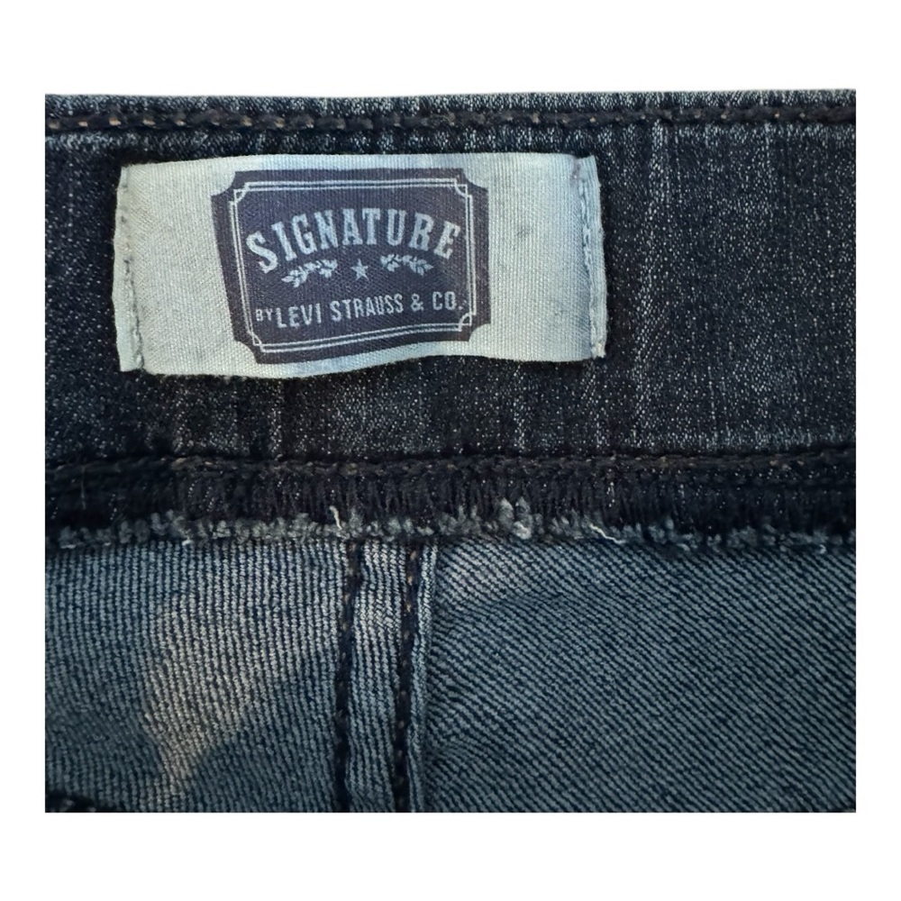 Women's Levi’s Capri - Picture 4 of 6